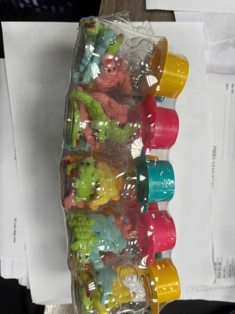 Kẹo Dẻo Gấu Hình Cá Sấu ( Cọc/10 lọ ) Date 11/2026