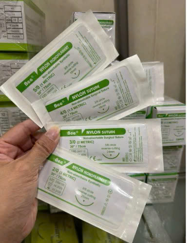 [T15131] Chỉ khâu phẫu thuật không tan Bee nylon suture 5/0 (H/12 sợi)